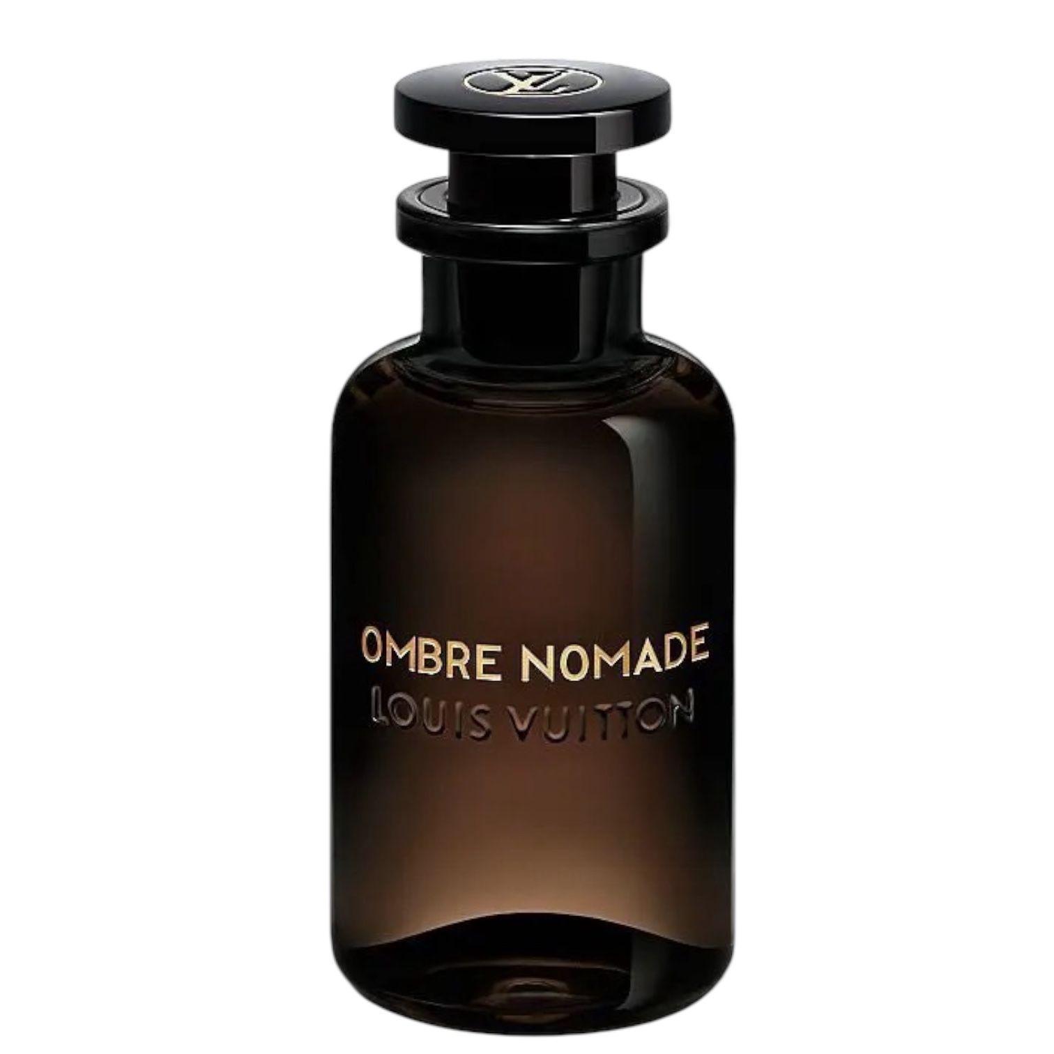 בקבוק בושם אומברה נומאד מבית לואי ויטון בעיצוב יוקרתי חום בהיר עם חריטה מוזהבת מוטבעת במרכז הבושם- דוגמיות מוצעות למכירה